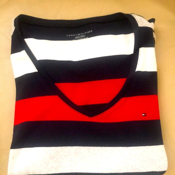 Tommy Hilfiger Tops - Tommy Hilfiger V neck T-shirt👜🎉
